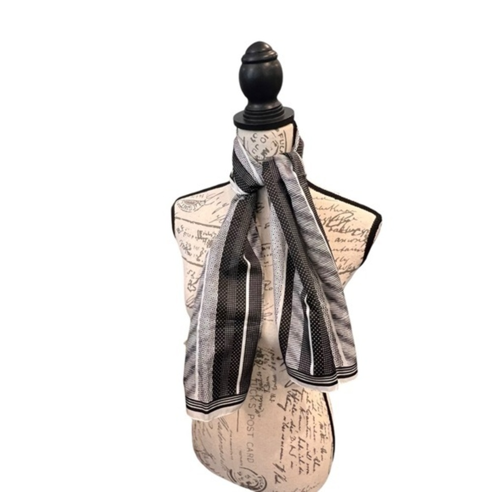 Glentex Rectangle Scarf Shawl Made in Italy Black and‎ White Stripes Geometrical